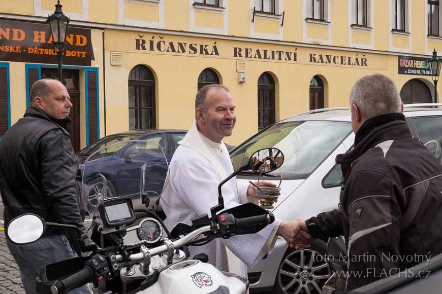 2015_04_18_8832.jpg - www.flachs.cz